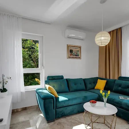 Apartment M&l *