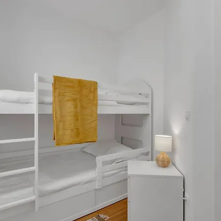 Apartment M&l